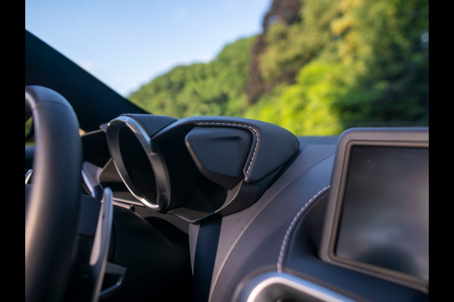 Aston Martin Vantage Roadster 4.0 V8 | Premium audio | 360 cam | Q-color | Caribbean Blue Pearl