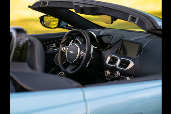 Aston Martin Vantage Roadster 4.0 V8 | Premium audio | 360 cam | Q-color | Caribbean Blue Pearl