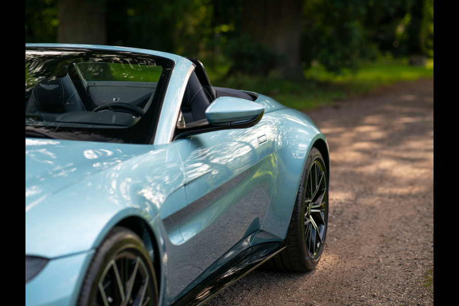 Aston Martin Vantage Roadster 4.0 V8 | Premium audio | 360 cam | Q-color | Caribbean Blue Pearl