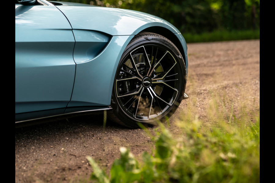 Aston Martin Vantage Roadster 4.0 V8 | Premium audio | 360 cam | Q-color | Caribbean Blue Pearl