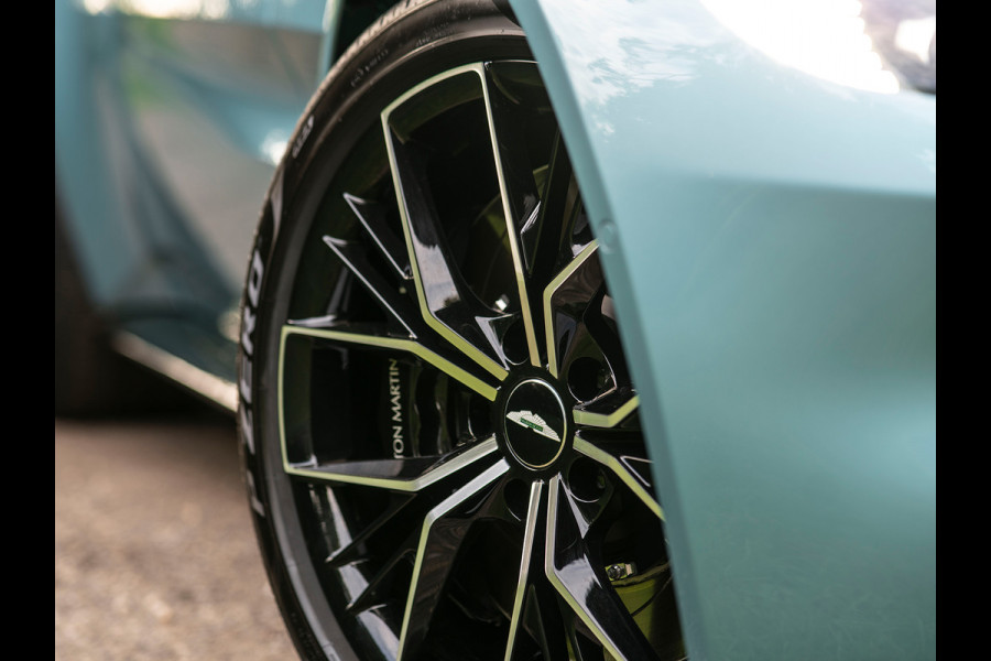 Aston Martin Vantage Roadster 4.0 V8 | Premium audio | 360 cam | Q-color | Caribbean Blue Pearl