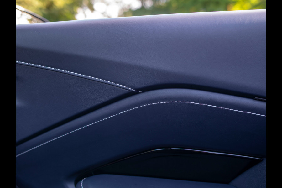 Aston Martin Vantage Roadster 4.0 V8 | Premium audio | 360 cam | Q-color | Caribbean Blue Pearl