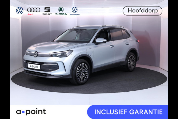 Volkswagen Tiguan 1.5 eHybrid Life PHEV 204PK | Assistentie pakket | Stoelverwarming voor+achter | 18"Lm velgen |