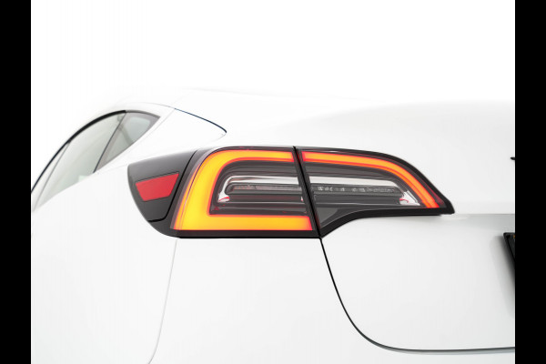 Tesla Model 3 Standard RWD Plus 60 kWh [ 3-Fase ] (INCL-BTW) Aut. *PANO | AUTO-PILOT | NAPPA-LEATHER | KEYLESS | FULL-LED | MEMORY-PACK | SURROUND-VIEW | DAB | CARPLAY | DIGI-COCKPIT | LANE-ASSIST | COMFORT-SEATS | 19"ALU*