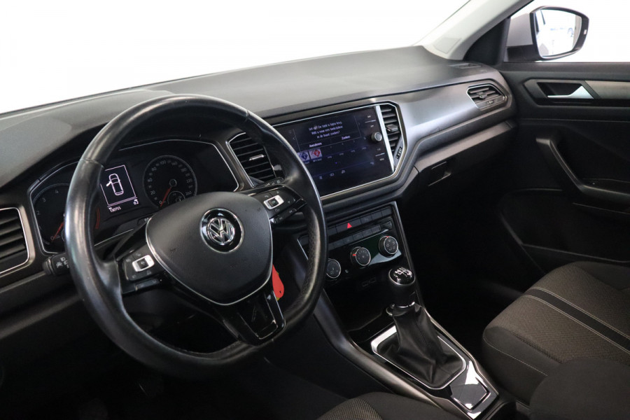 Volkswagen T-Roc 1.5 TSI Style 150pk Panoramadak Full-Led Navigatie 18'lmv