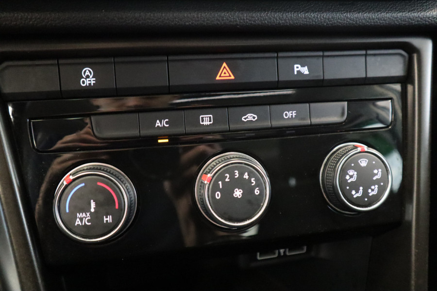 Volkswagen T-Roc 1.5 TSI Style 150pk Panoramadak Full-Led Navigatie 18'lmv