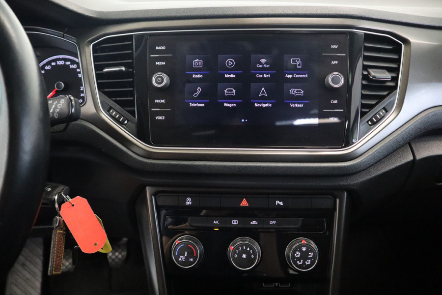 Volkswagen T-Roc 1.5 TSI Style 150pk Panoramadak Full-Led Navigatie 18'lmv