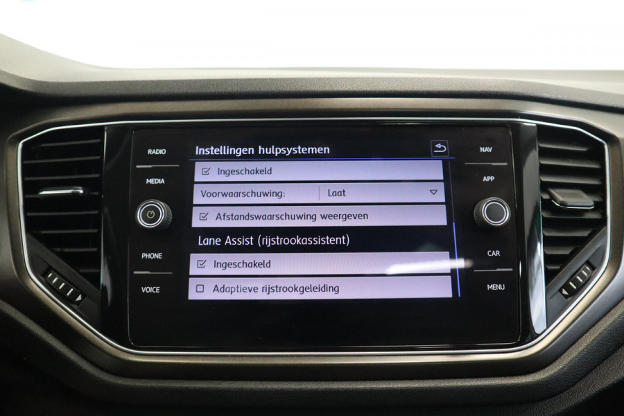 Volkswagen T-Roc 1.5 TSI Style 150pk Panoramadak Full-Led Navigatie 18'lmv