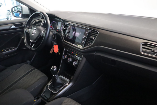Volkswagen T-Roc 1.5 TSI Style 150pk Panoramadak Full-Led Navigatie 18'lmv