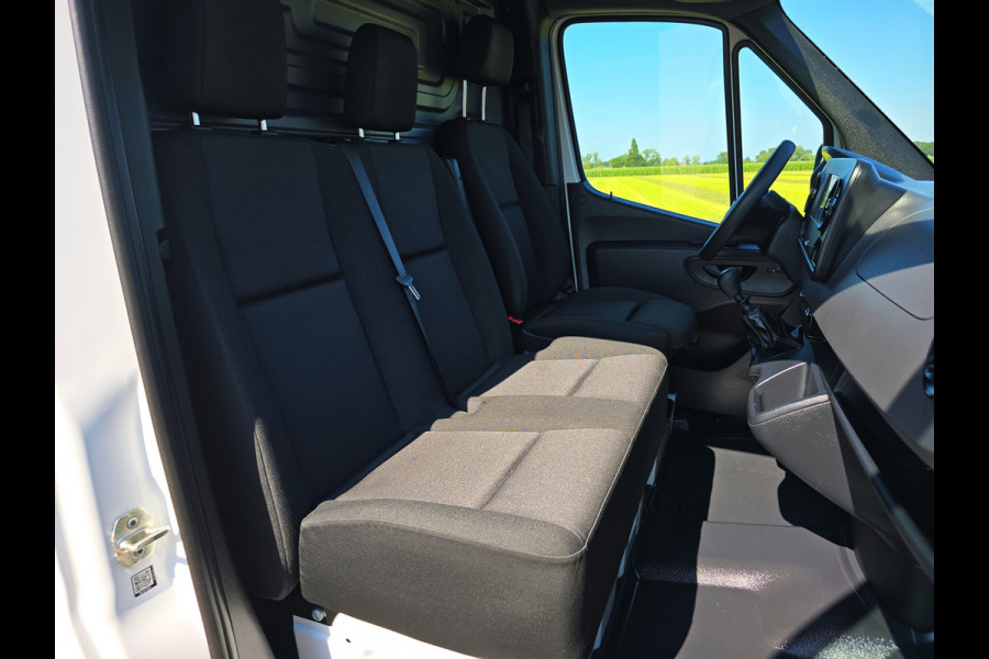 Mercedes-Benz Sprinter 315 1.9 CDI L3 H2 RWD - 150 Pk - Euro 6 - Navi - MBUX - ParkeerCamera - StoelVerwarming
