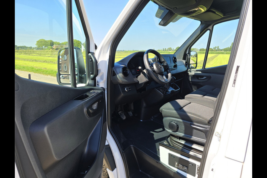 Mercedes-Benz Sprinter 315 1.9 CDI L3 H2 RWD - 150 Pk - Euro 6 - Navi - MBUX - ParkeerCamera - StoelVerwarming