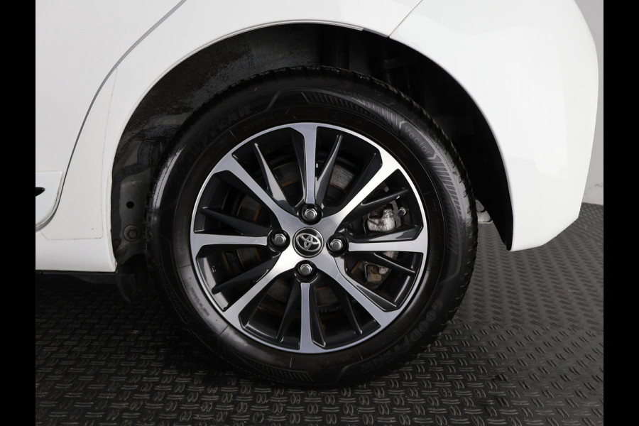 Toyota Yaris 1.5 HYBRID DESIGN SPORT BI-TONE AUTOMAAT CLOUD NAVIGATIE. BIJNA 2020.CAMERA. GARANTIE TOT 2030