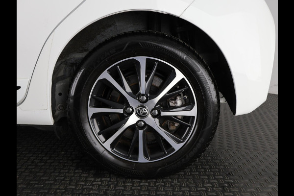 Toyota Yaris 1.5 HYBRID DESIGN SPORT BI-TONE AUTOMAAT CLOUD NAVIGATIE. BIJNA 2020.CAMERA. GARANTIE TOT 2030