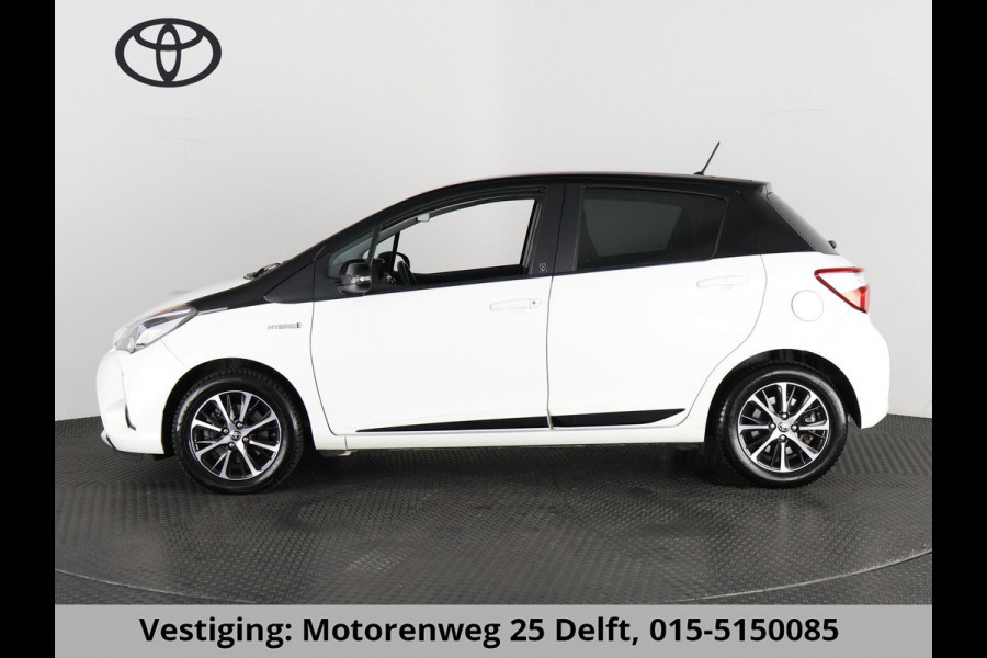 Toyota Yaris 1.5 HYBRID DESIGN SPORT BI-TONE AUTOMAAT CLOUD NAVIGATIE. BIJNA 2020.CAMERA. GARANTIE TOT 2030