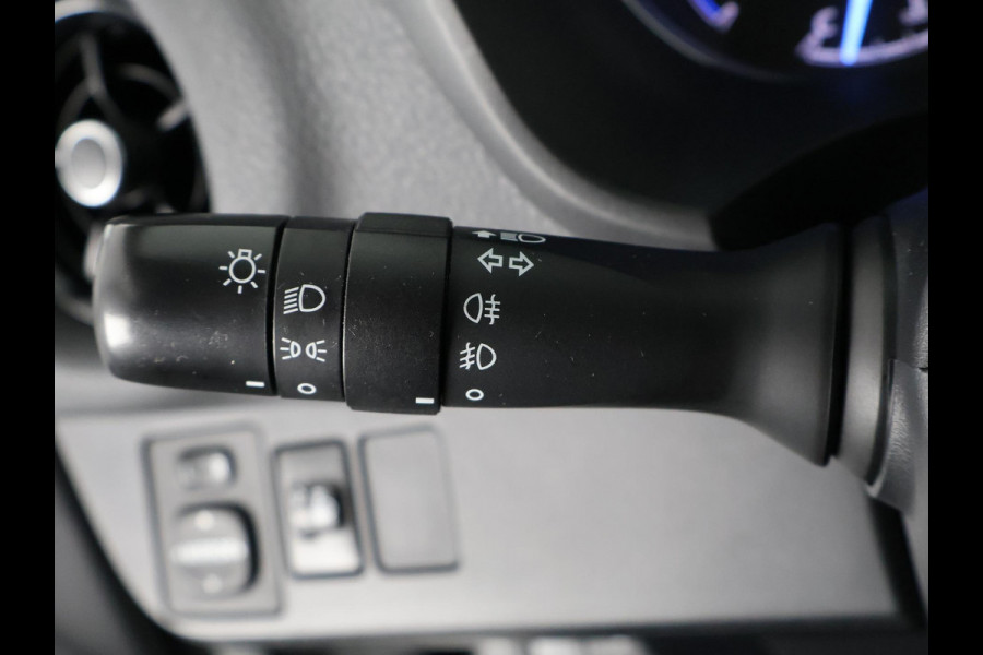 Toyota Yaris 1.5 HYBRID DESIGN SPORT BI-TONE AUTOMAAT CLOUD NAVIGATIE. BIJNA 2020.CAMERA. GARANTIE TOT 2030