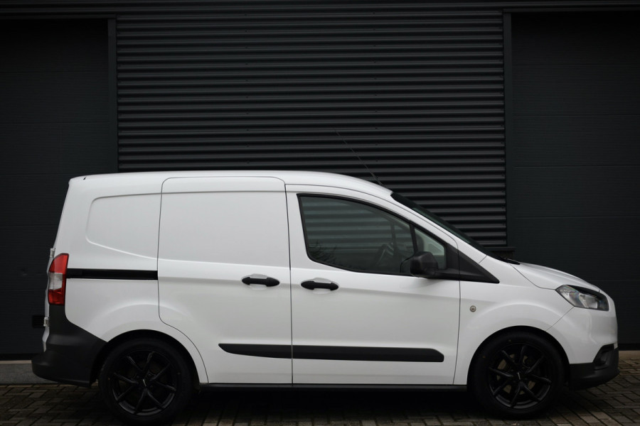 Ford Transit Courier 1.0 | Marge | BTW & BPM Vrij | Airco | MF Stuur | Schuifdeur | Elek. ramen | 6 Versnellingen | Nieuwe APK | Onderhoudsbeurt