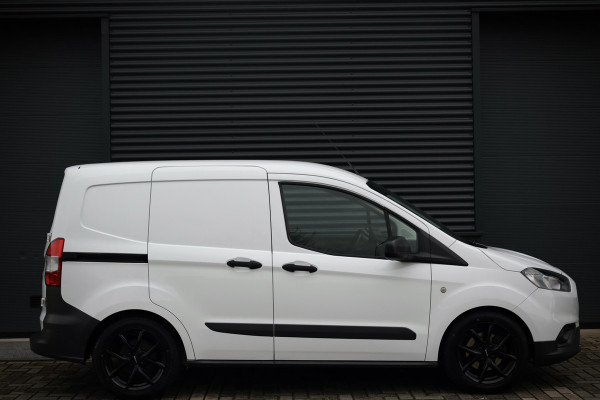 Ford Transit Courier 1.0 | Marge | BTW & BPM Vrij | Airco | MF Stuur | Schuifdeur | Elek. ramen | 6 Versnellingen | Nieuwe APK | Onderhoudsbeurt