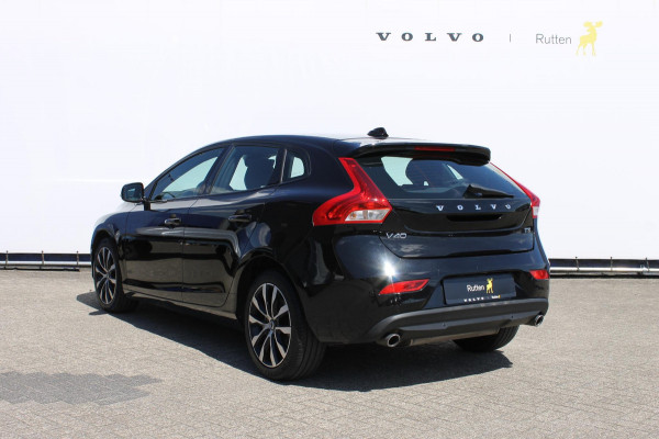 Volvo V40 T3 152PK Automaat Dynamic Edition Dealer onderhouden / Zwarte hemel / Standkachel / Navigatie / 17" lichtmetalen velgen / Cruise Control /