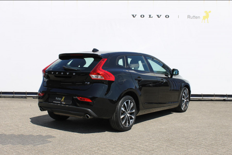 Volvo V40 T3 152PK Automaat Dynamic Edition Dealer onderhouden / Zwarte hemel / Standkachel / Navigatie / 17" lichtmetalen velgen / Cruise Control /