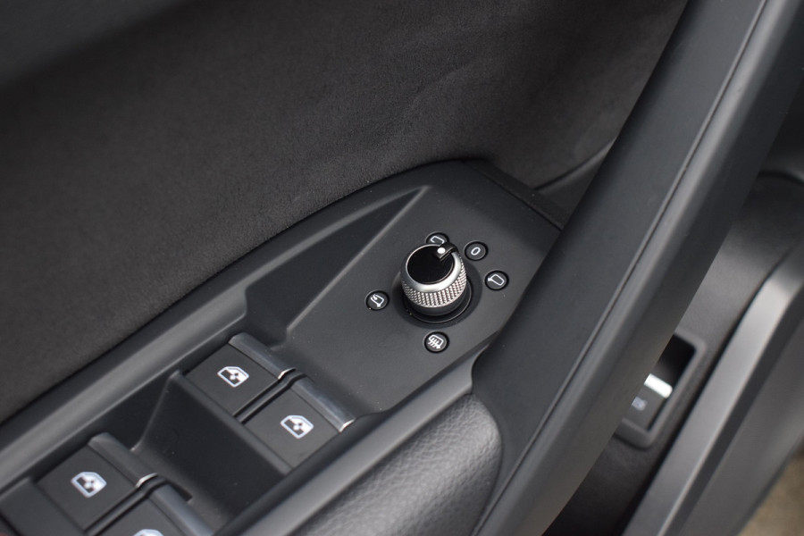 Audi Q5 50 TFSI e 299pk Quattro S-line | Luchtvering | 22" | Pano | Trekhaak