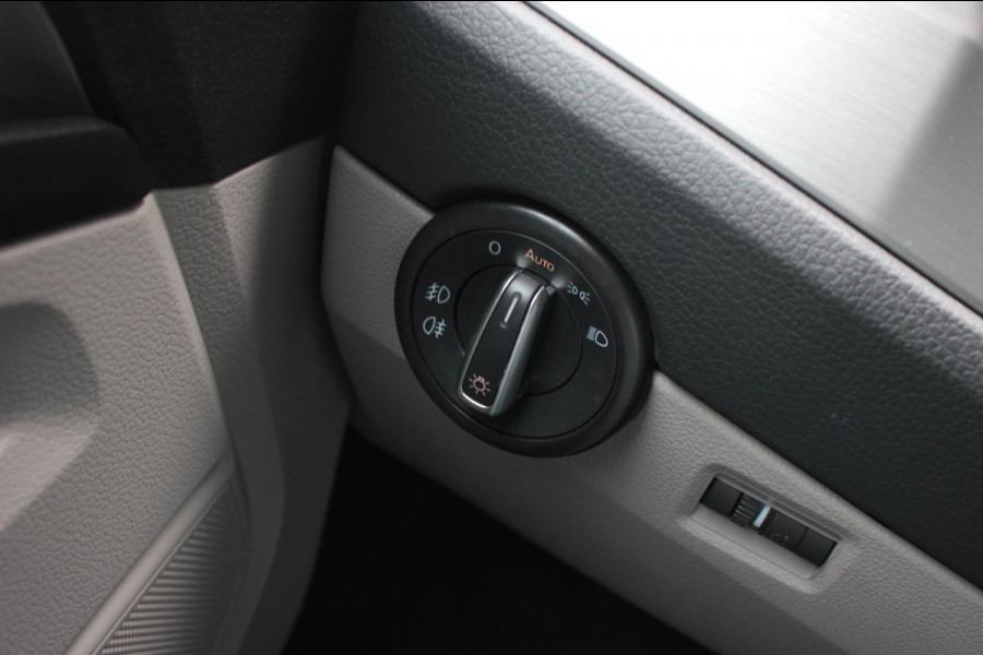 Volkswagen Transporter 2.0 TDI L2H1 DC 150PK JB- EDTION / LEDEREN BEKLEDING / TREKHAAK / APPLE CARPLAY / AIRCO / NAVIGATIE / FULL