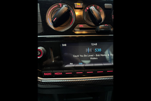 Volkswagen up! 1.0 BMT move up! NWE Model | Airco | DAB+ | 5 deurs | Elktr. pakket