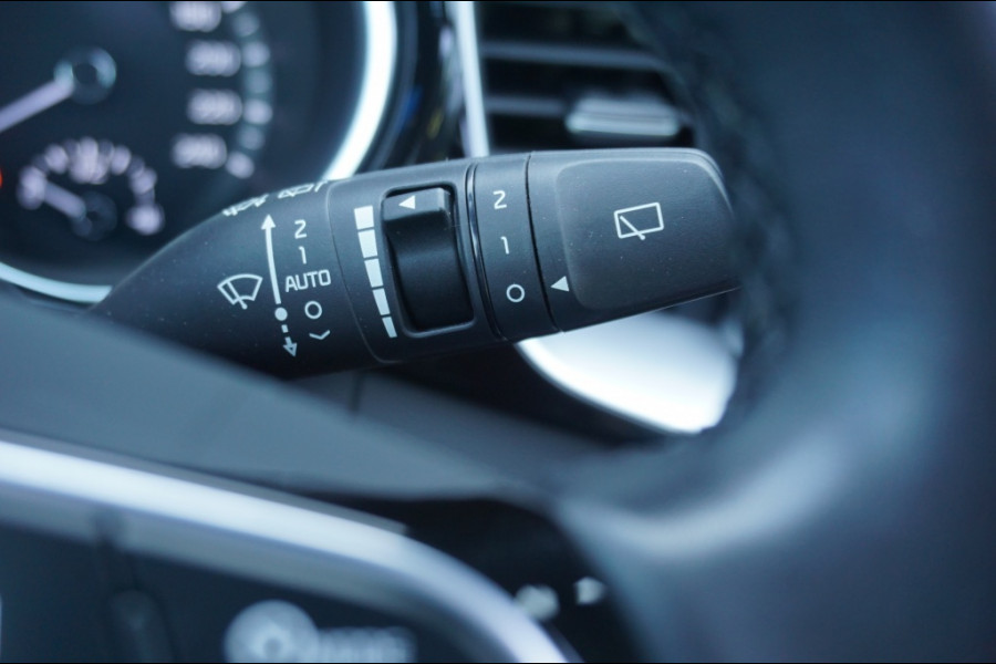 Kia Xceed PHEV Dynamic+line SCHUIFDAK | ADAPTIVE | 18' | STOEL/STUURVERW!