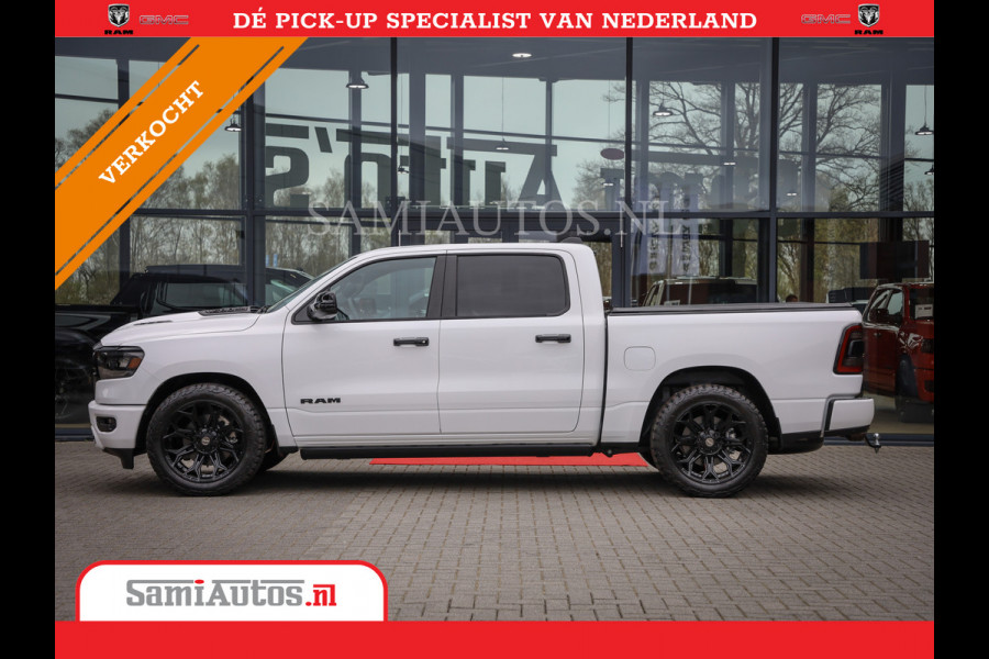 Dodge Ram 1500 LARAMIE NIGHT | NIEUW! BMP VRIJ | PANORAMA | LPG | HUD | VIRTUAL | LUCHTVERING | 360CAM | DODE HOEK | 5.7 V8 HEMI 402PK 4x4 | CREWCAB 5 PERSOONS | GRIJSKENTEKEN | VOORRAAD NR 2147 - 4802