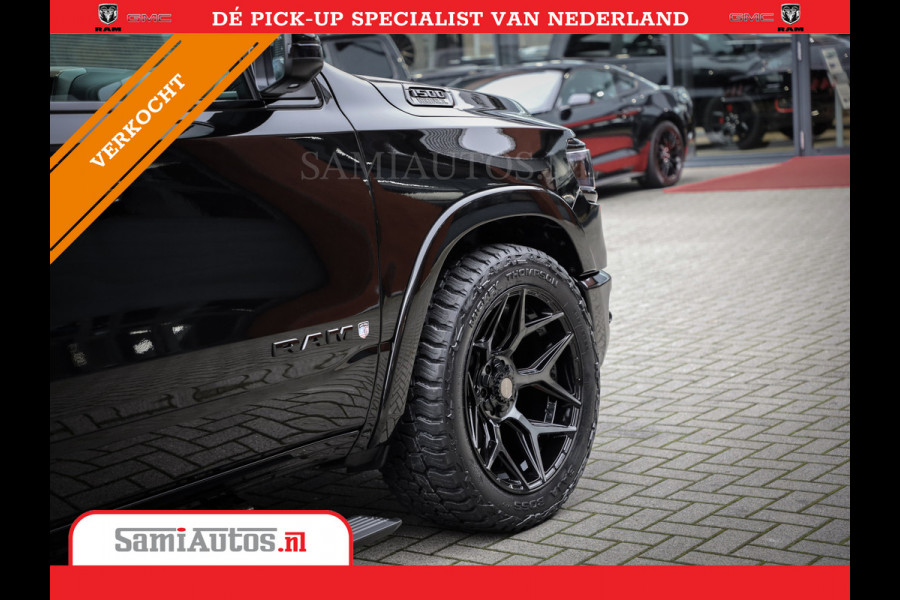Dodge Ram 1500 LONGHORN BLACK OPS | HUD & VIRTUAL | PRIJS MET LPG + HEAD UP ADG + DEKSEL + PANORAMADAK GWJ + LUCHTVERING SER + BOM VOL | L CREW CAB | DUBBELE CABINE | 5,7L V8 HEMI 402 PK 4X4 | 5 PERSOONS | GRIJSKENTEKEN | VOORRAAD NR 2202 - 9563