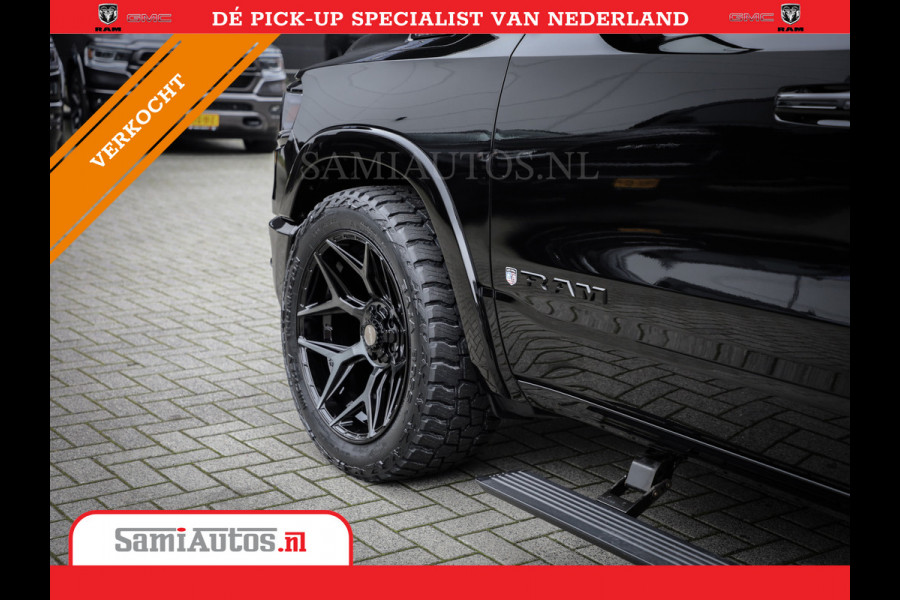 Dodge Ram 1500 LONGHORN BLACK OPS | HUD & VIRTUAL | PRIJS MET LPG + HEAD UP ADG + DEKSEL + PANORAMADAK GWJ + LUCHTVERING SER + BOM VOL | L CREW CAB | DUBBELE CABINE | 5,7L V8 HEMI 402 PK 4X4 | 5 PERSOONS | GRIJSKENTEKEN | VOORRAAD NR 2202 - 9563