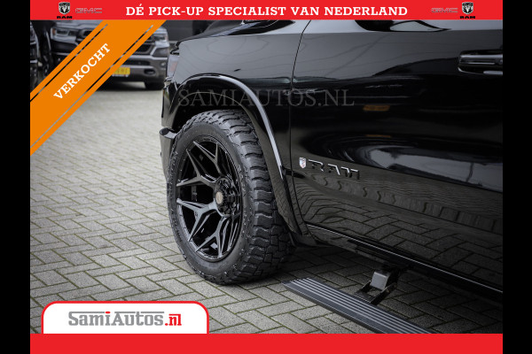 Dodge Ram 1500 LONGHORN BLACK OPS | HUD & VIRTUAL | PRIJS MET LPG + HEAD UP ADG + DEKSEL + PANORAMADAK GWJ + LUCHTVERING SER + BOM VOL | L CREW CAB | DUBBELE CABINE | 5,7L V8 HEMI 402 PK 4X4 | 5 PERSOONS | GRIJSKENTEKEN | VOORRAAD NR 2202 - 9563