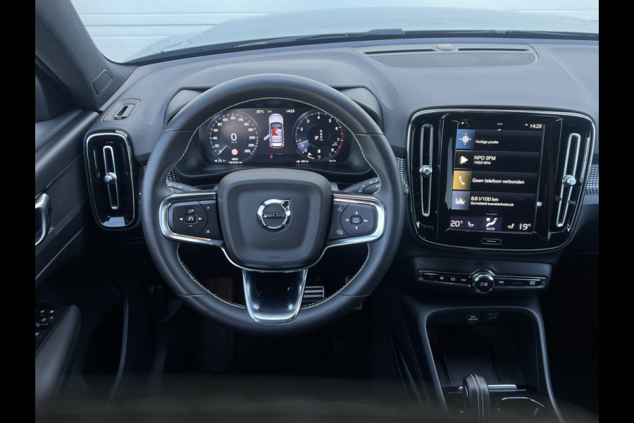 Volvo XC40 2.0 B4 R-Design | Trekhaak | CarPay | Camera | Keyless | LED | 18 inch