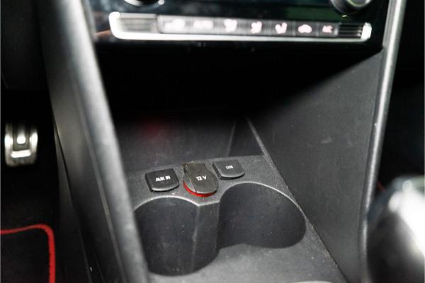 Volkswagen Polo 1.8 TSI GTI 192PK | Navi | Stoelverw. | LED | Carplay | Garantie
