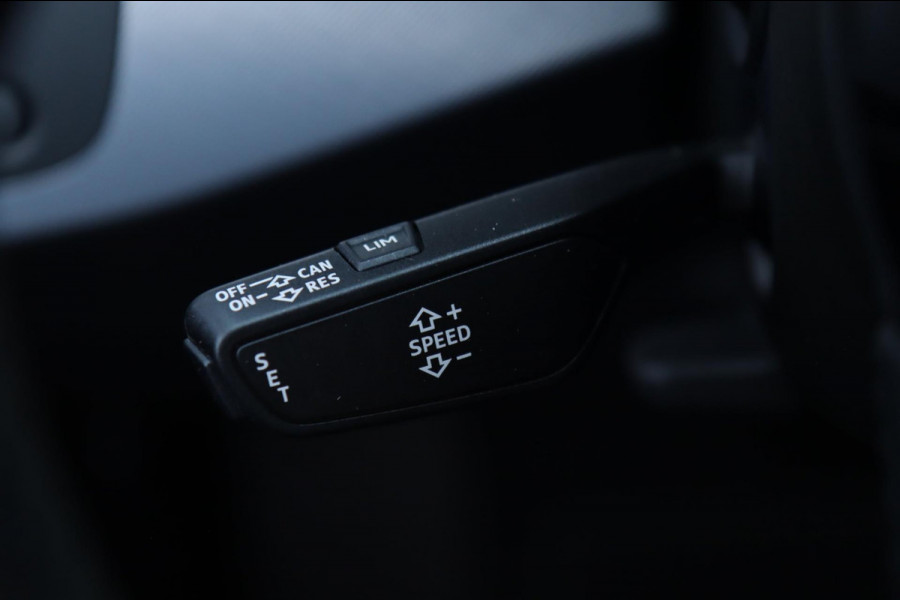 Audi A4 Limousine 35 TFSI Sport / VIRTUAL / DODEHOEK / CAMERA / CARPLAY