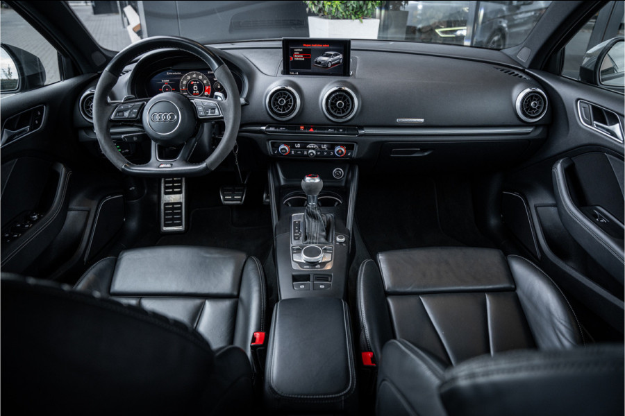 Audi RS3 Limousine 2.5 TFSI quattro - Panorama | B&O | Virtual | Keyless