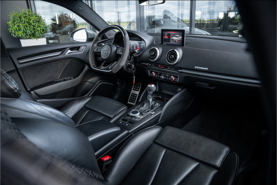Audi RS3 Limousine 2.5 TFSI quattro - Panorama | B&O | Virtual | Keyless