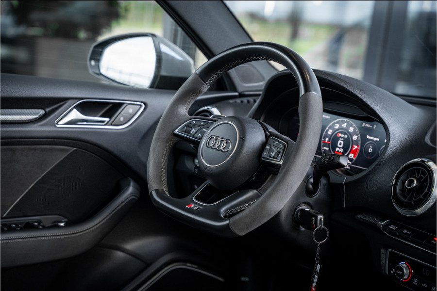 Audi RS3 Limousine 2.5 TFSI quattro - Panorama | B&O | Virtual | Keyless