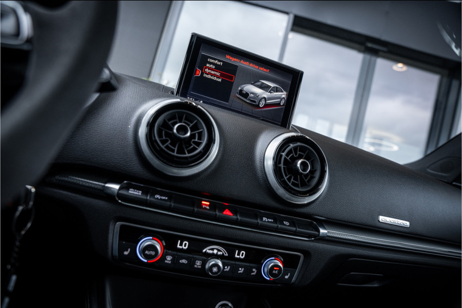 Audi RS3 Limousine 2.5 TFSI quattro - Panorama | B&O | Virtual | Keyless