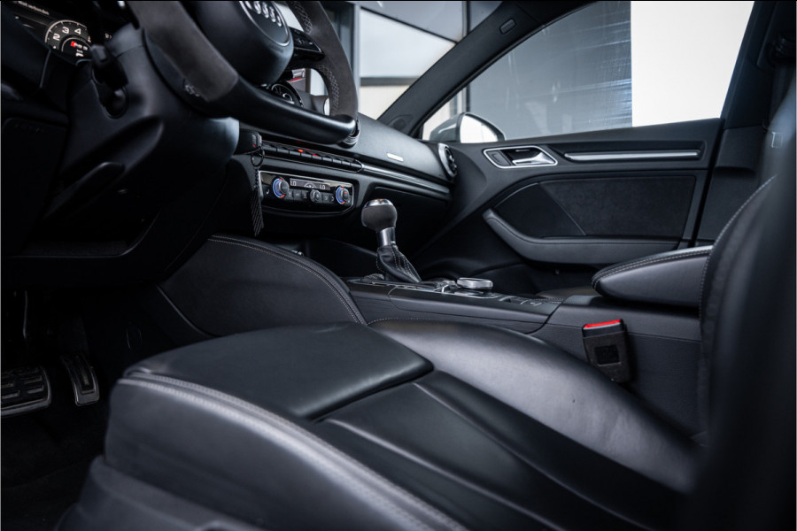 Audi RS3 Limousine 2.5 TFSI quattro - Panorama | B&O | Virtual | Keyless