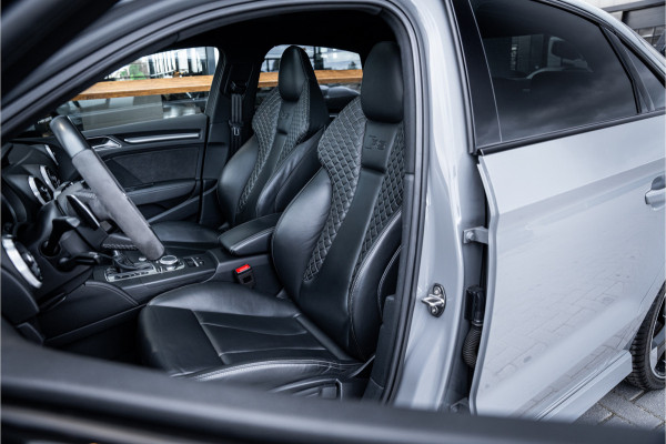 Audi RS3 Limousine 2.5 TFSI quattro - Panorama | B&O | Virtual | Keyless