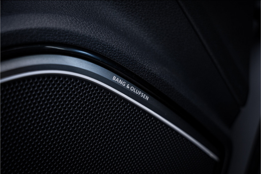Audi RS3 Limousine 2.5 TFSI quattro - Panorama | B&O | Virtual | Keyless
