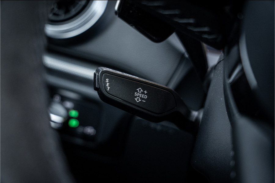 Audi RS3 Limousine 2.5 TFSI quattro - Panorama | B&O | Virtual | Keyless