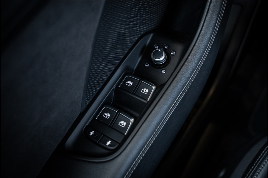 Audi RS3 Limousine 2.5 TFSI quattro - Panorama | B&O | Virtual | Keyless