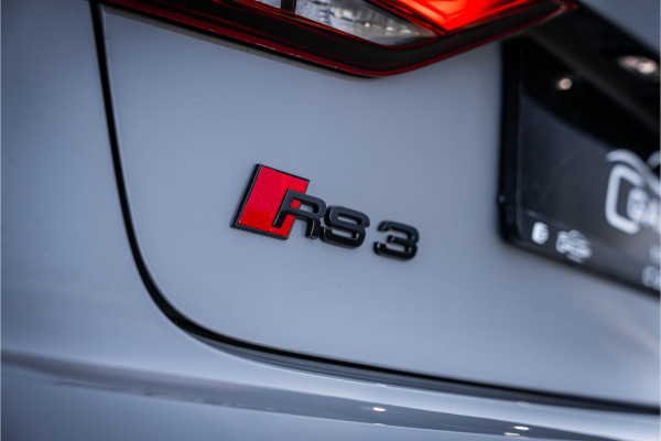 Audi RS3 Limousine 2.5 TFSI quattro - Panorama | B&O | Virtual | Keyless