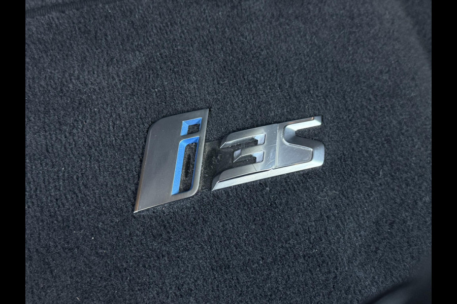 BMW i3 S 120Ah 42 kWh RoadStyle Edition 2e Eigenaar,Navi,Leder,184pk,Stoelverwarming,Dealer Onderhouden,Pdc V+A,Apk tot 01-2026