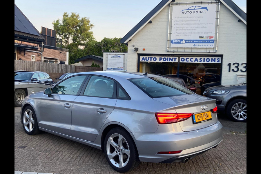 Audi A3 Limousine 30 TFSI AUT/SPORTSEATS/NAVI/CRUISE/MATRIX
