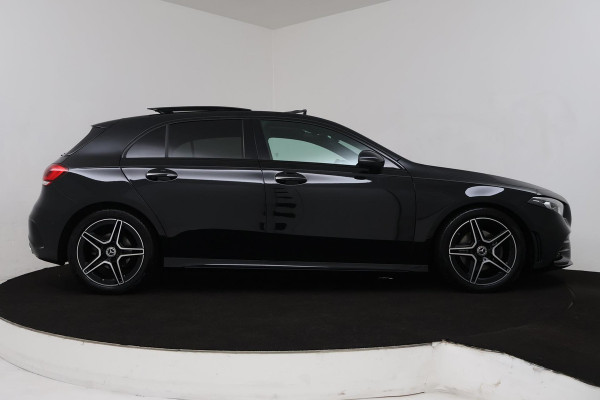 Mercedes-Benz A-Klasse 180 Business Solution AMG (PANORAMADAK, SFEERVERLICHTING, STOELVERWARMING, CAMERA, NAVIGATIE, NL-AUTO)