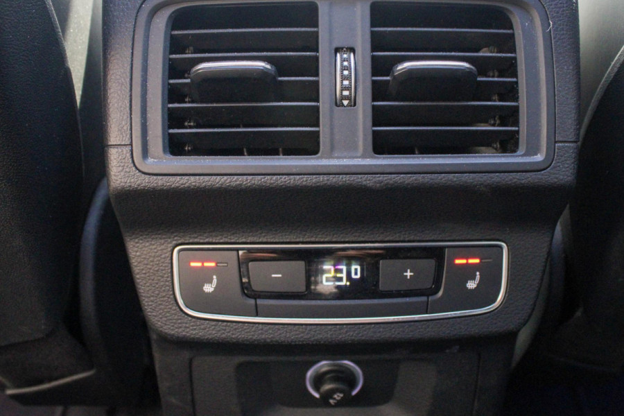 Audi Q5 55 TFSI e quattro Competition | BTW | Pano | RS-zetels | Dodehoek detectie | Stoelverwarming onder andere voorzien van Panorama dak, RS stoelen, Dodehoek detectie, Sfeerverlichting, Elektrische stoelen, Afgevlakt S-line stuur, Achteruitrijcamera, Parkeerhulp, Stoelverwarming voor & achter & SQ5 diffuser.