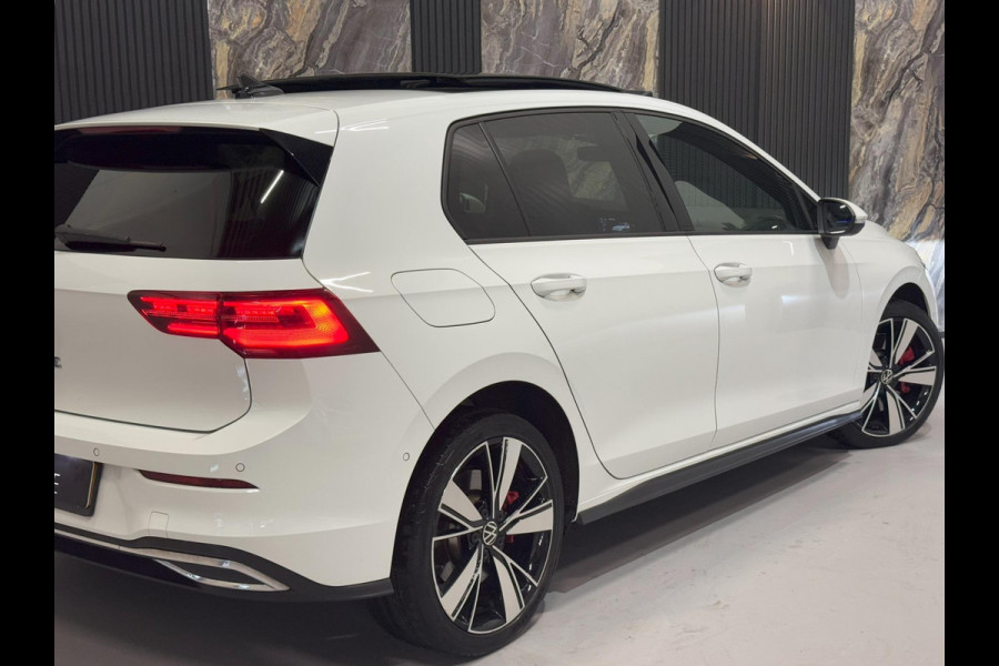 Volkswagen Golf GTE 1.4 eHyb|PANO|HUD|IQ|SFEER|BOMVOL