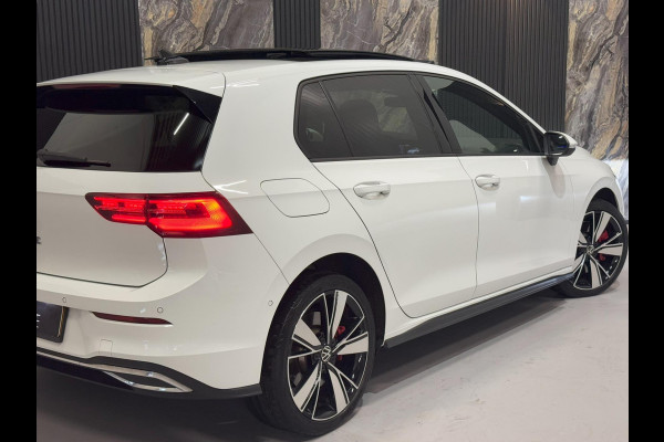 Volkswagen Golf GTE 1.4 eHyb|PANO|HUD|IQ|SFEER|BOMVOL